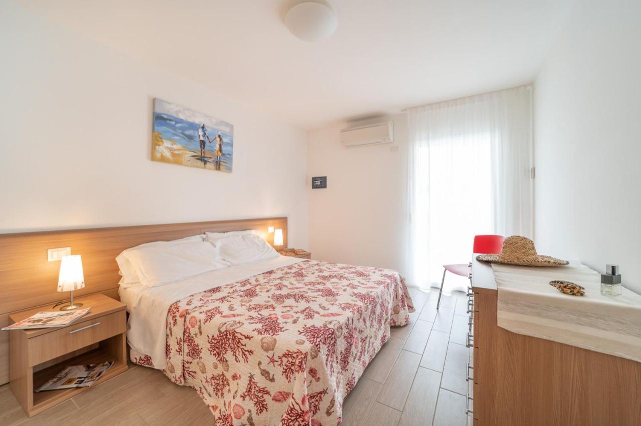 Residenza Monica Apartamento Lignano Sabbiadoro Exterior foto