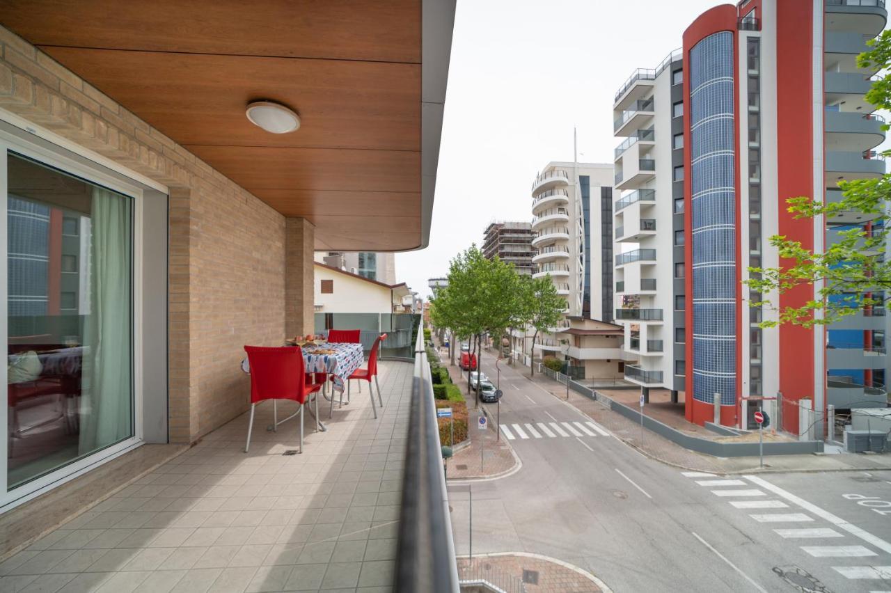 Residenza Monica Apartamento Lignano Sabbiadoro Exterior foto