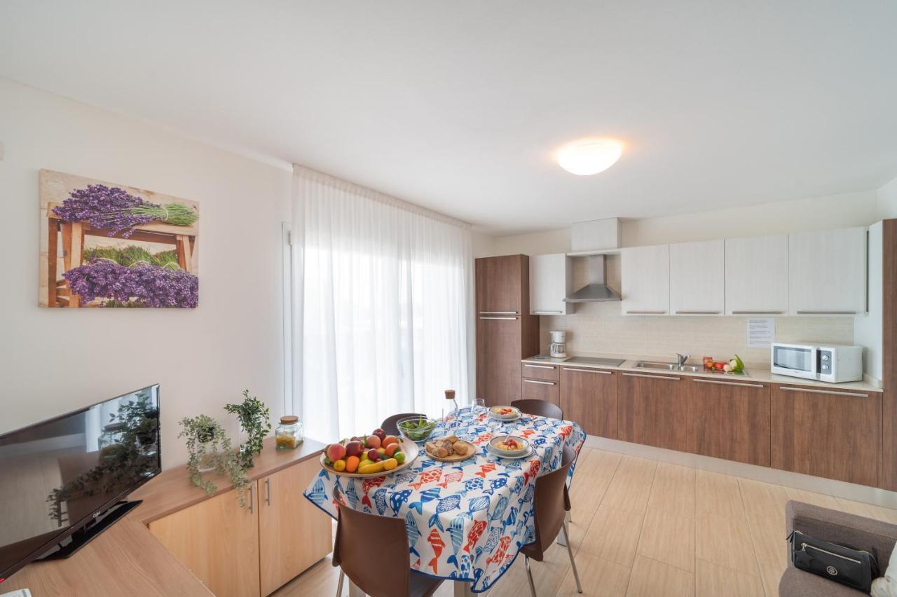 Residenza Monica Apartamento Lignano Sabbiadoro Exterior foto